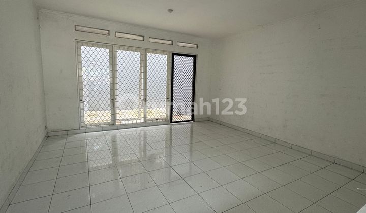 For Sale Taman Surya House Strategic Location West Jakarta 2