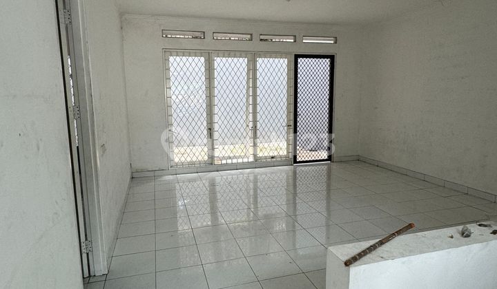 Disewa Rumah Taman Surya Lokasi Strategis Jakarta Barat
