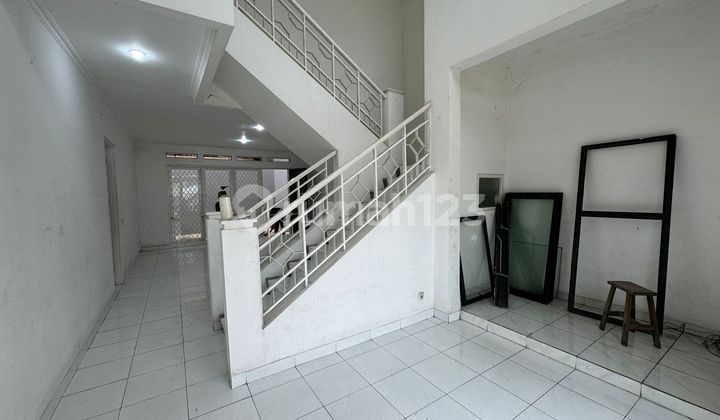Disewa Rumah Taman Surya Lokasi Strategis Jakarta Barat 2