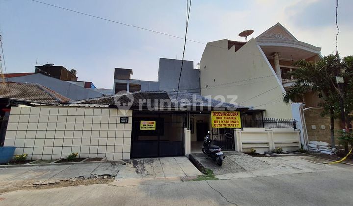 Disewakan Rumah Luas dan Nyaman di Pluit, Muara Karang