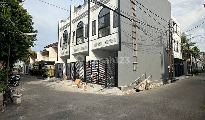 Rumah baru 3 lantai di Tanjung Duren, Grogol 1