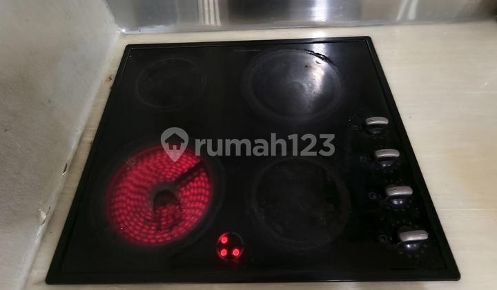 Apartemen Casablanca Mansion Full Furnished View Pool 2