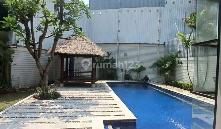 Rumah Mewah Dengan Kolam Renang Di Gandaria Selatan, Jakarta Selatan 2