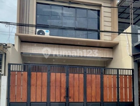 Ready-to-Use Strategic Commercial House (Ruko) in Poris Indah, Cipondoh, Tangerang 2