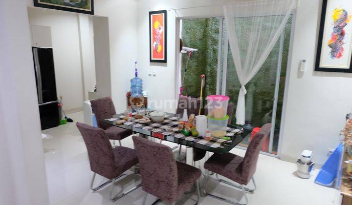 Rumah 2 Lantai Di The Eminent Cluster Bsd City 2