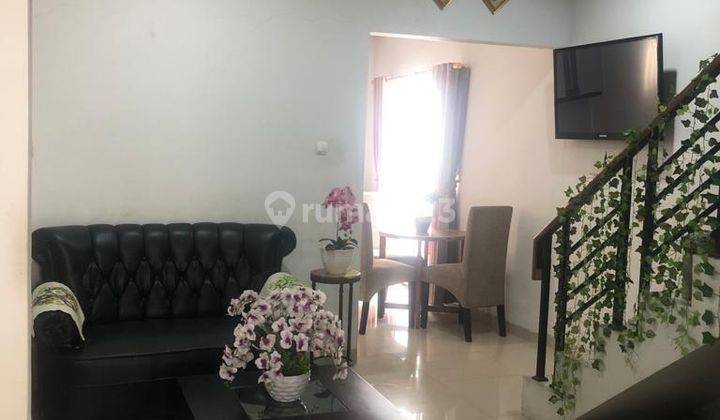 Rumah 2 Lantai hoek Taman Bukit Hijau Pamulang SHM 1