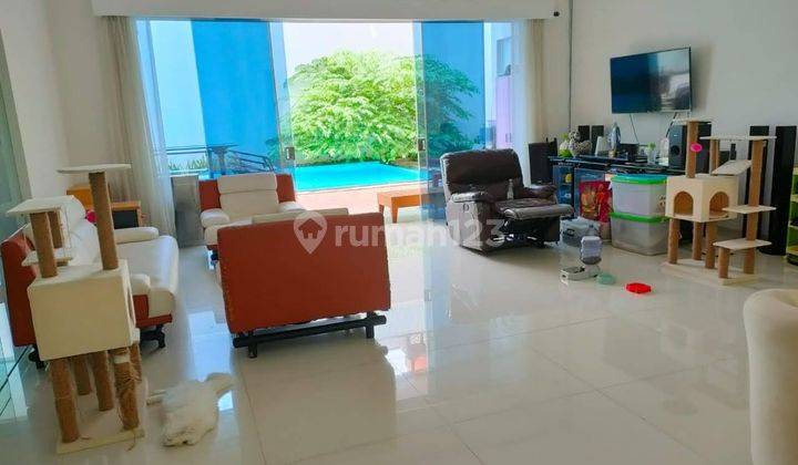 ruang keluarga banting harga rumah mewah 2