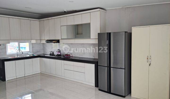 Dijual Rumah 4 Lantai Semi Furnished Nusaloka Bsd Nusaloka, Tangerang 1