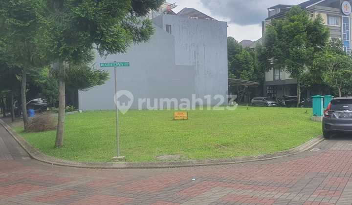 For Sale Corner Lot 210 m² SHM in Regentown BSD, Tangerang