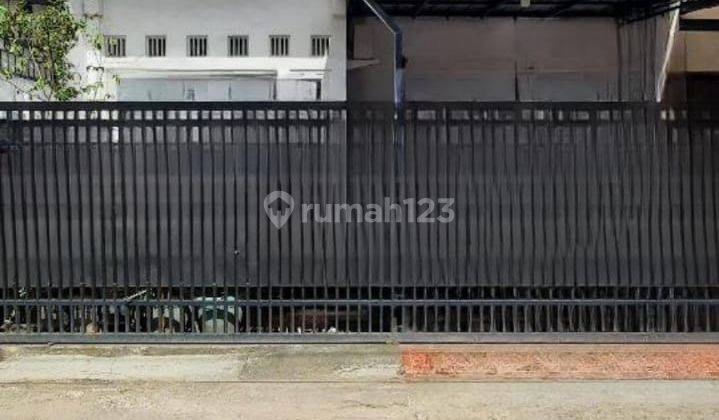 Rumah Bagus 2 Lantai di Taman Royal 3, Tangerang 1