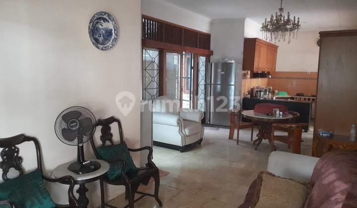 Rumah di Bintaro Sektor 5, Dekat Stan