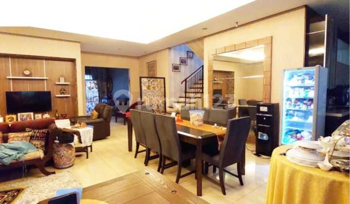 Pondok Indah Dekat Pertokoan Gedung Hijau