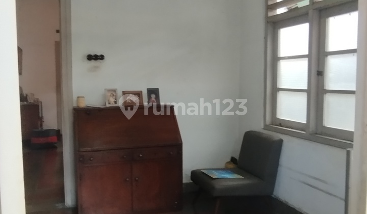 Ir - Dijual Rumah Tua Peninggalan Zaman Belanda, Terawat dan Nyaman di Jatinegara Jakarta Timur 2