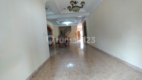 Tz - Rumah Mewah Dalam Cluster yang Bersih & Terawat 2