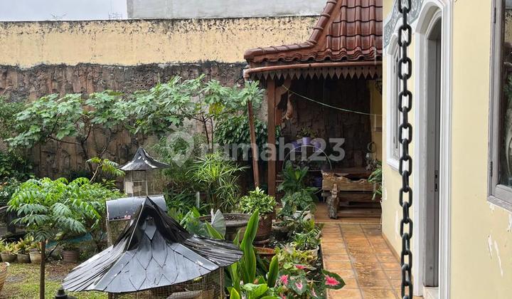 IR - Dijual Rumah Cantik dengan Lahan Luas Di Pondok Kelapa Jakarta Timur 2