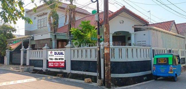 YL - 19831 Dijual Rumah Ada Kolam Renang Di Klender Duren Sawit 1