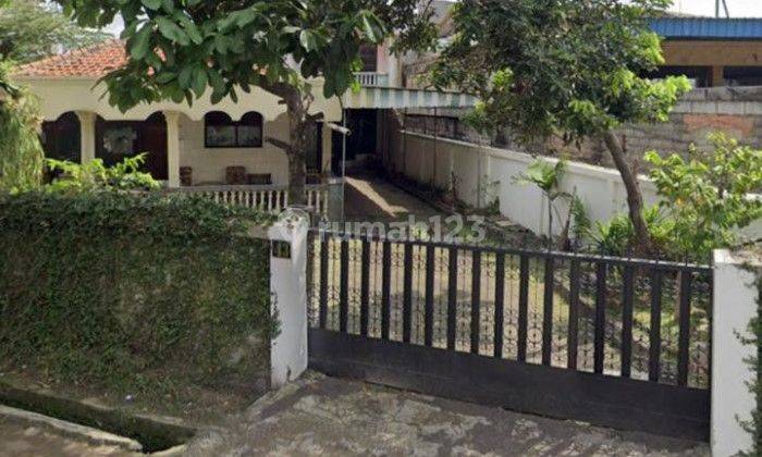 Ir 21021 Dijual Rumah Secondary Dengan Halaman Luas Di Daerah Kramat Jati 1