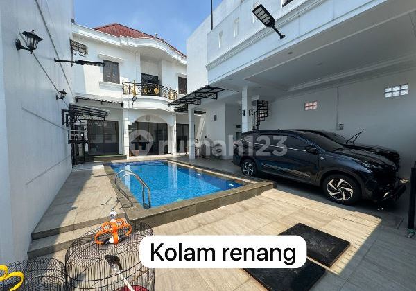 IR - For Sale Luxury House with Swimming Pool in Palmeriam, Matraman, East Jakarta 2