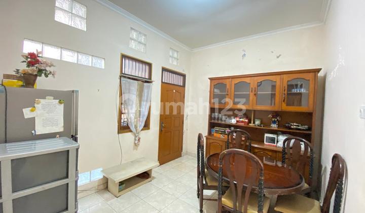 YL - For Sale Comfortable 2-Story House in Makasar, East Jakarta 2