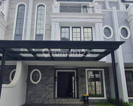 IR - Disewakan Rumah Bagus 3 Lantai Full Furnish Di Bukit Podomoro Indah 1