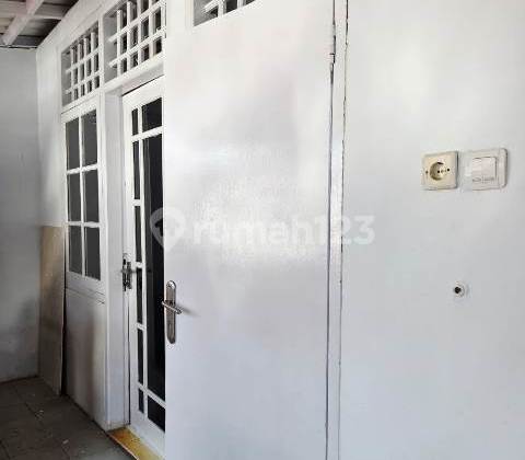 Ta - Rumah Habis Renovasi di Pamulang Estate 2