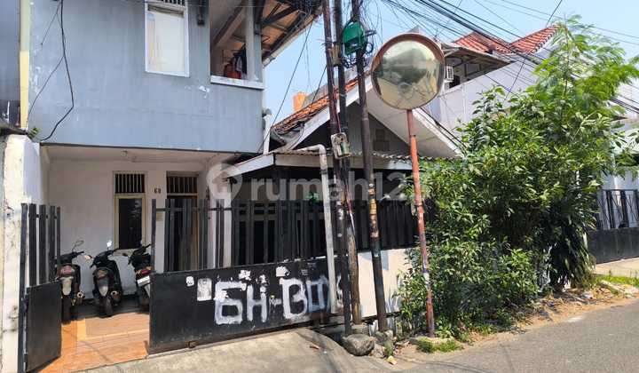 Rumah Kost 2 lantai ada 11 kamar (sudah terisi full) di Kebayoran Lama, Jakarta Selatan Rumah Kost 2 lantai ada 11 kamar (sudah terisi full) di Kebayoran Lama, Jakarta Selatan