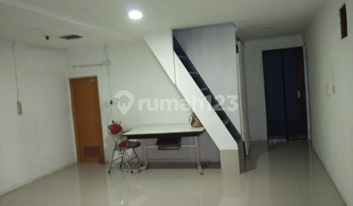 Rumah Di Taman Meruya Ilir, Bebas Banjir, Dekat Pintu Tol 2