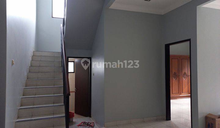 Rumah Huk 2 Lantai Siap Huni di Taman Meruya Ilir 13