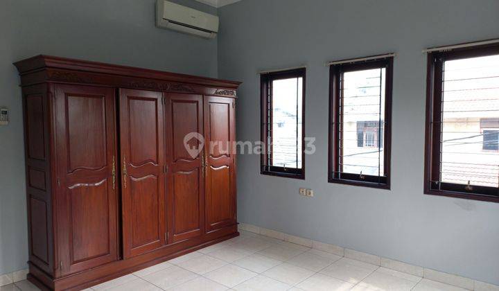 Rumah Huk 2 Lantai Siap Huni di Taman Meruya Ilir 17