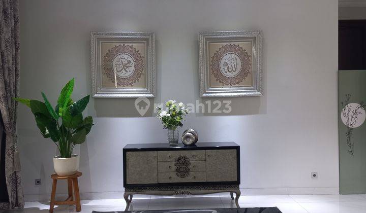 Rumah Mewah Minimalis 2 Lantai Furnished di Taman Meruya Ilir 12