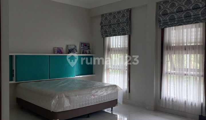 Rumah Mewah Minimalis 2 Lantai Furnished di Taman Meruya Ilir 13