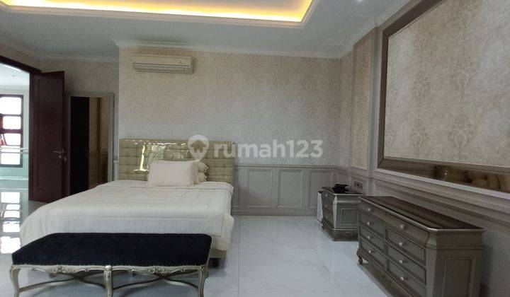 Rumah Mewah Minimalis 2 Lantai Furnished di Taman Meruya Ilir 21