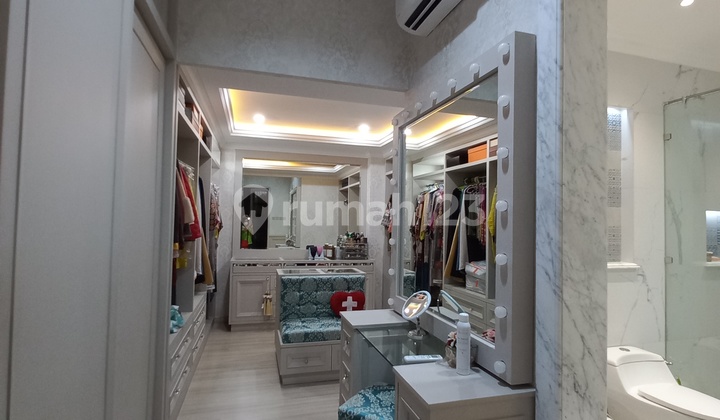 Rumah Mewah Minimalis 2 Lantai Furnished di Taman Meruya Ilir 23