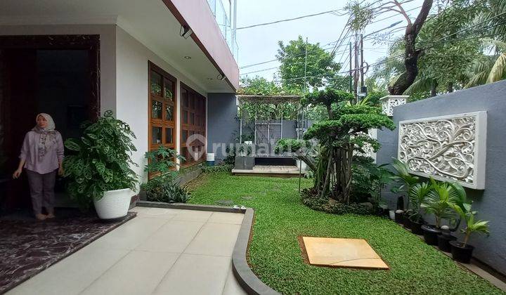 Rumah Mewah Minimalis 2 Lantai Furnished di Taman Meruya Ilir 31