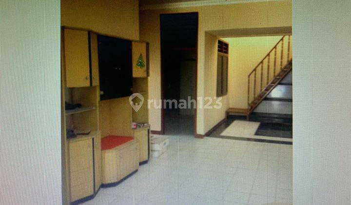 RUMAH 1,5 LANTAI DI LOKASI STRATEGIS DAN BEBAS BANJIR. 3