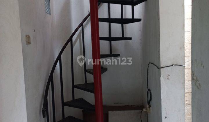 Rumah Dijalan Utama di Taman Meruya Ilir, Jakarta Barat 2