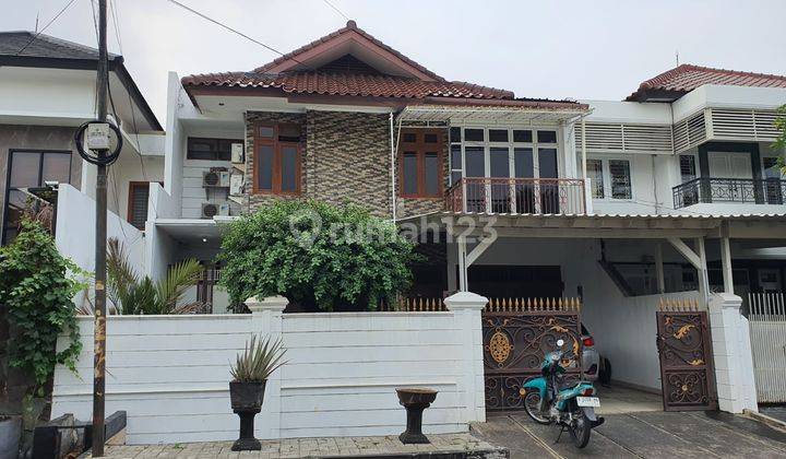 Rumah 2 Lantai di Taman Meruya Ilir, Jakarta Barat 1