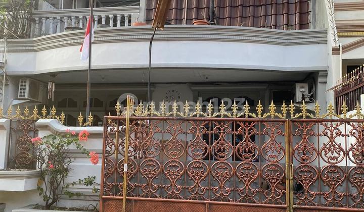 Rumah 2 lantai di Sunrise Garden, Jakarta Barat