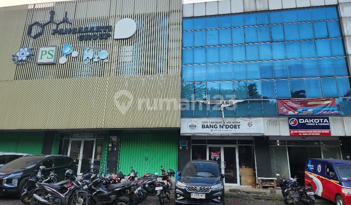 Ruko 3 lantai full di Taman Tekno BSD City dengan row jalan lebar dan traffic kendaraan 24 jam