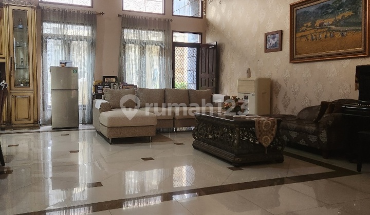 Turun Harga - Rumah Bangunan Mandiri 2.5 Lantai Split Level di Puspita Loka BSD City Turun Harga - Rumah Bangunan Mandiri 2.5 Lantai Split Level di Puspita Loka BSD City