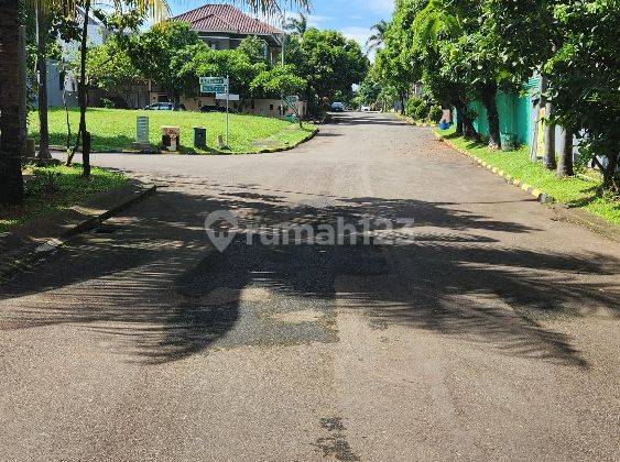 Turun Harga Rumah Nyaman Asri Depan Tidak Hadap Rumah Lain di Puspita Loka Bsd City 2