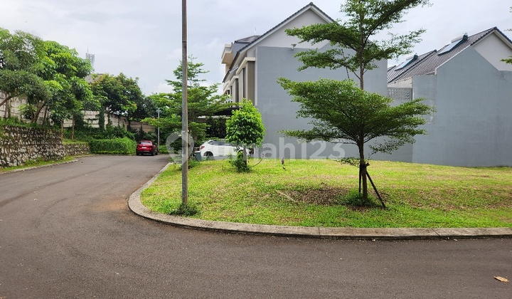 Corner lot ready to build, North/East facing in a strategic location with easy access everywhere in Foresta BSD City. Corner lot ready to build, North/East facing in a strategic location with easy access everywhere in Foresta BSD City.