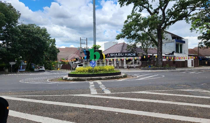Rumah Lama Hitung Tanah Saja di Lokasi Premium di Cilaki Dekat Supratman Bandung Bisa Untuk Usaha Komersial 2