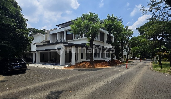 2-story Modern Minimalist House in a strategic location at Foresta Cluster Naturale Foresta BSD City.