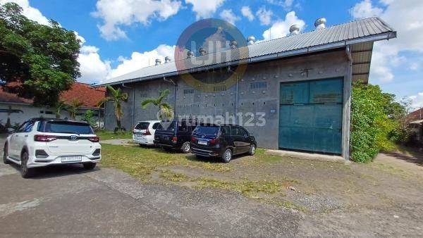 Warehouse in Main Road Raya Sading, Mengwi, Close to KFC, McDonald's and Puspem Badung, Perfect for Storage House, Wholesale Shop, or Restaurant 1