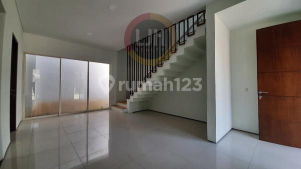 2 Storey Beautiful and Minimalist House with 3 Bedrooms. Close to Mall Bali Galeria and Airport Ngurah Rai 2