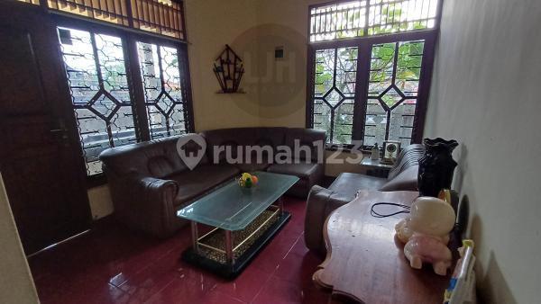 3 Bedrooms House in Tabanan Area, Good Access Located In Residential Area, Ideal For a Family Residence 2