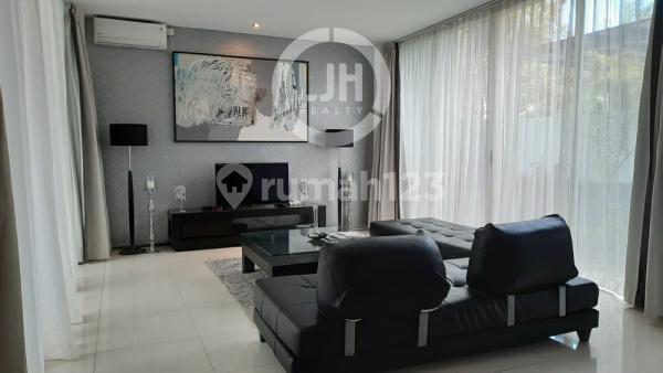 Rumah Nyaman Di Sunset Road Kuta, Dekat Supermarket Grand Lucky, Mall Bali Galeria dan Bandara Ngurah Rai