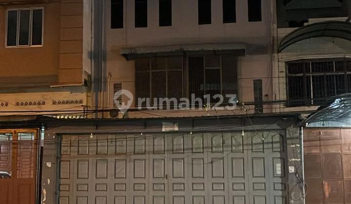 For Rent, Ready-to-Occupy Row Shop on Jl. Pasar III Krakatau 3 For Rent, Ready-to-Occupy Row Shop on Jl. Pasar III Krakatau 3