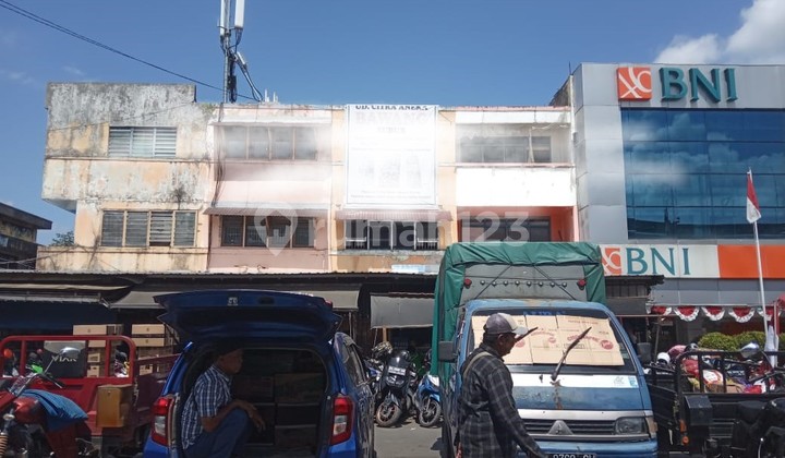 For Rent Ready-to-Occupy Shop House on Pasar Baru Street 2